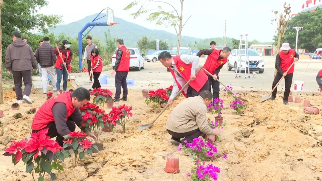 海丰县委统战部开展植树活动 助力绿美陶河生态建设